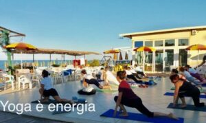 phoca_thumb_l_02 yoga al mare 19.jpg