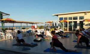 phoca_thumb_l_04.yoga.mare.2018