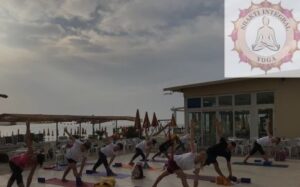 phoca_thumb_l_08 yoga al mare 19.jpg