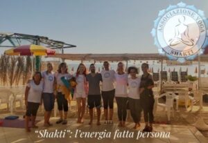 phoca_thumb_l_12 yoga al mare 19.jpg