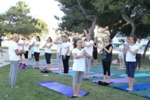 phoca_thumb_l_14-yoga day 018