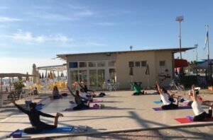 phoca_thumb_l_7.yoga.al.mare.2020
