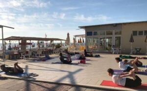 phoca_thumb_l_9.yoga.al.mare.2020