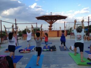 phoca_thumb_l_yoga al mare rid. 2015