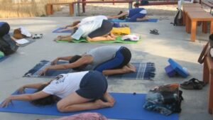phoca_thumb_l_yoga spiaggia rid 2015 007