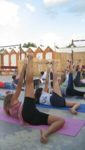 phoca_thumb_l_yoga spiaggia rid 2015 010