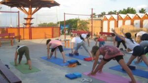 phoca_thumb_l_yoga spiaggia rid.2015 013