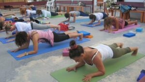 phoca_thumb_l_yoga spiaggia rid.2015 016