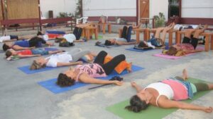 phoca_thumb_l_yoga spiaggiarid. 2015 032